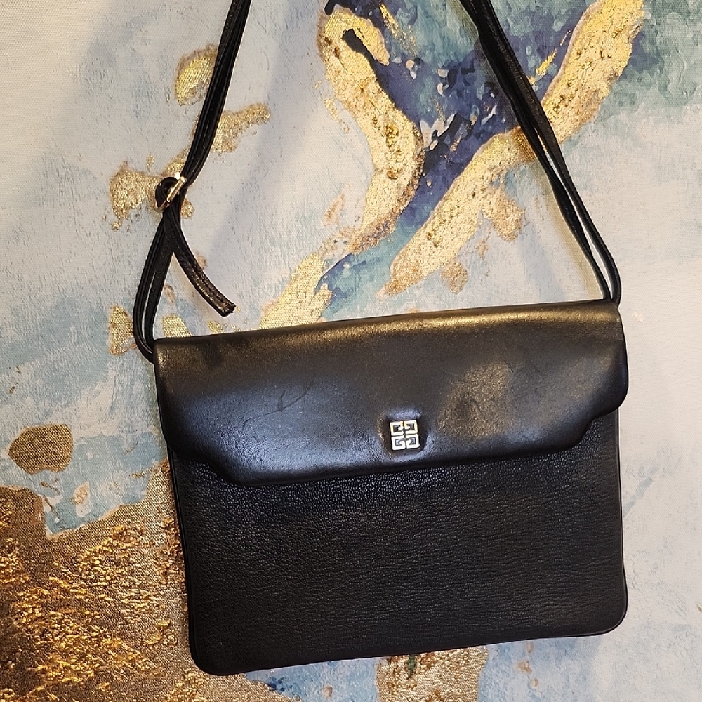 Givenchy Black Leather 3-Way Bag Shoulder Bag, Clutch, Or Crossbody W/Logo Front